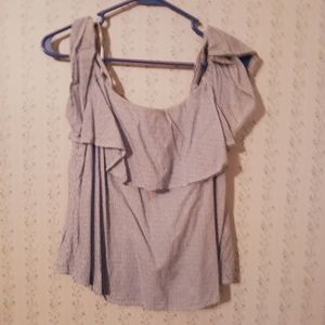 Blouse whit with blue pin. Stripes size small